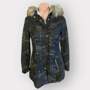 Chaos Crucker Women’s Small Camo Faux Fur Trimmed Sherpa Lined Jacket
